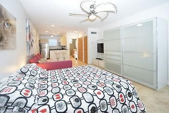Art Deco Ocean Walk Apartments ميامي بيتش المظهر الخارجي الصورة